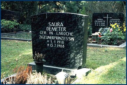 Saura Demeter-Grab - 216-31